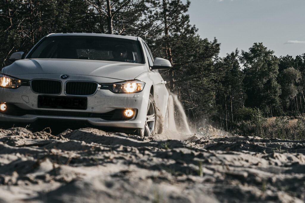 car-4416165_1280
