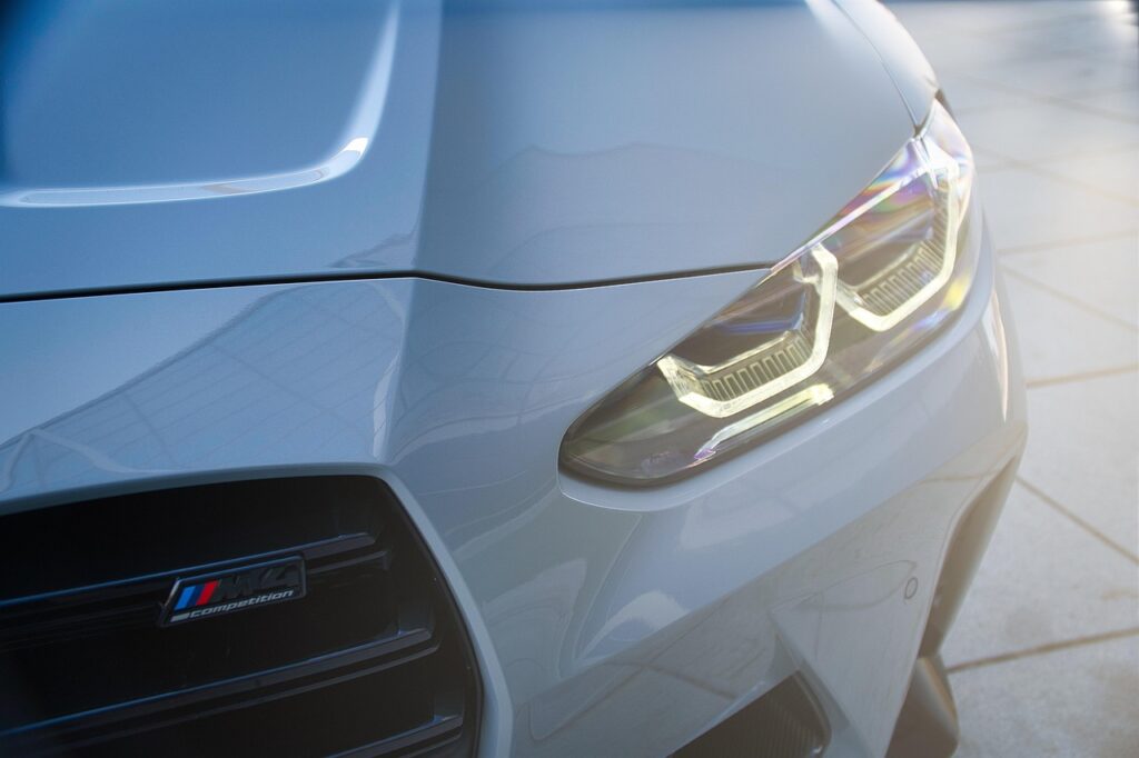 head-light-7043348_1280